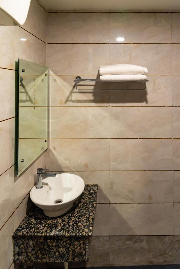 Hotel Arihant Palace , Katra Катра Екстериор снимка
